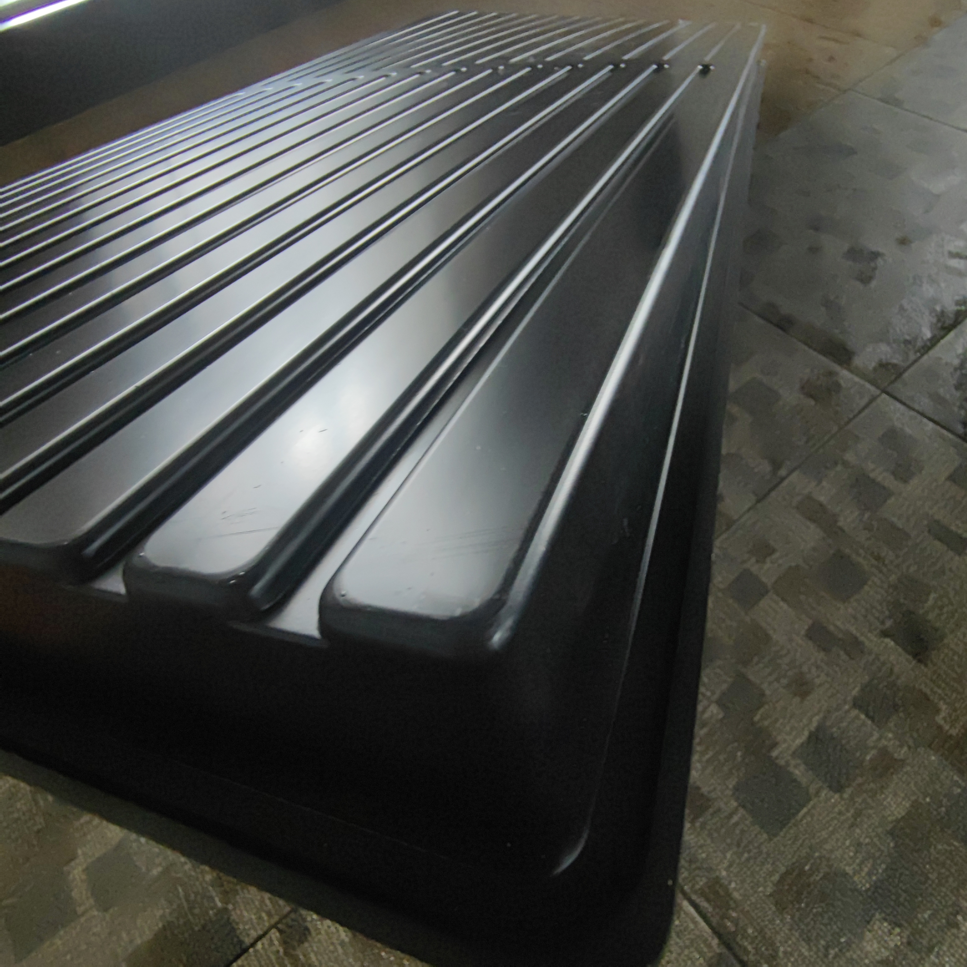 PS nursery black tray