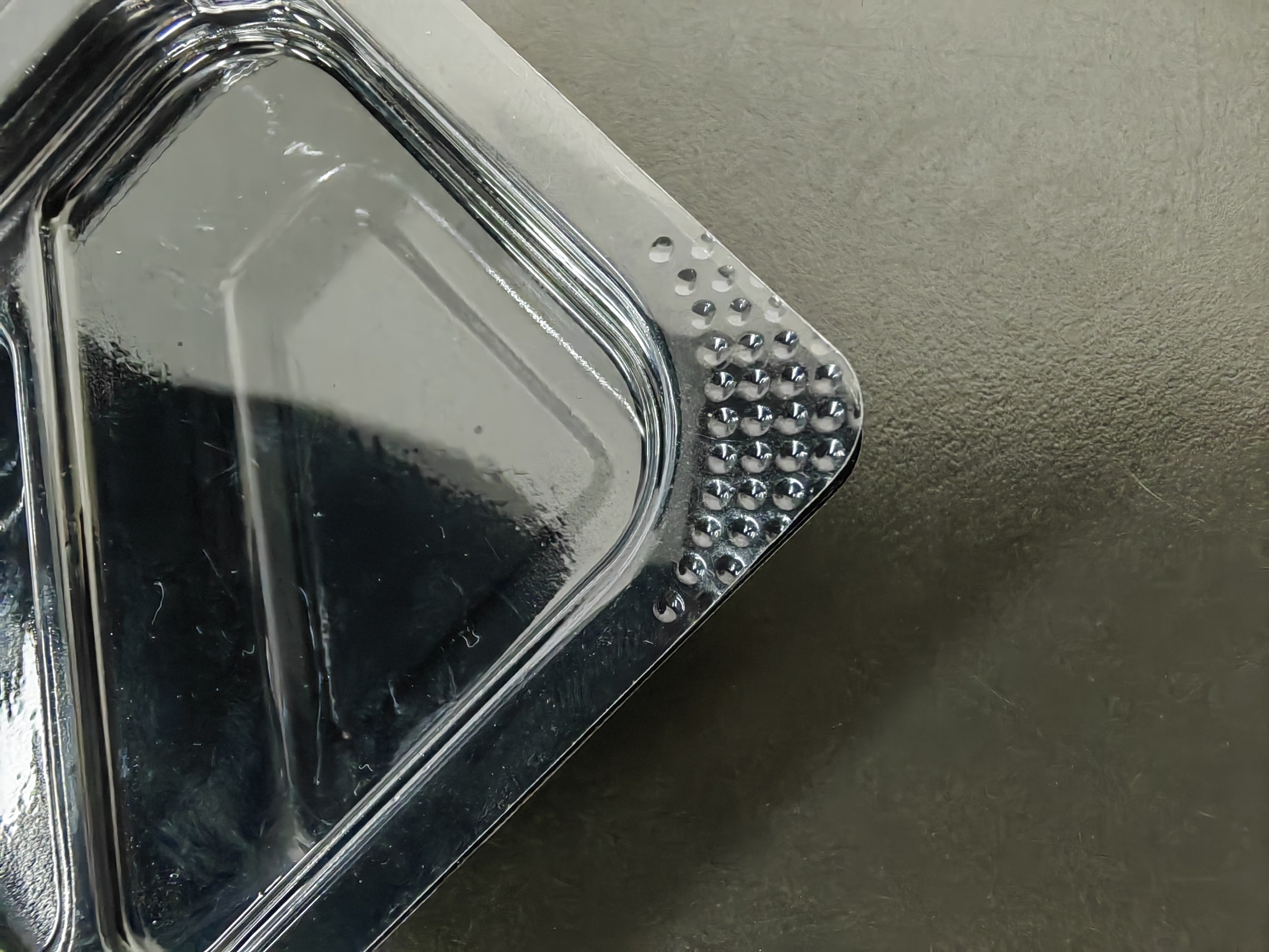 egg product vacuum tray
